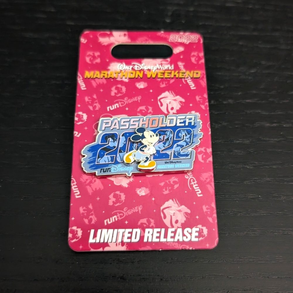 2022 runDisney Walt Disney World Marathon Weekend Passholder Pin Limited Release